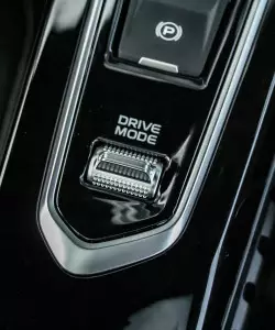 Интерьер Geely New Coolray, фото 15/18